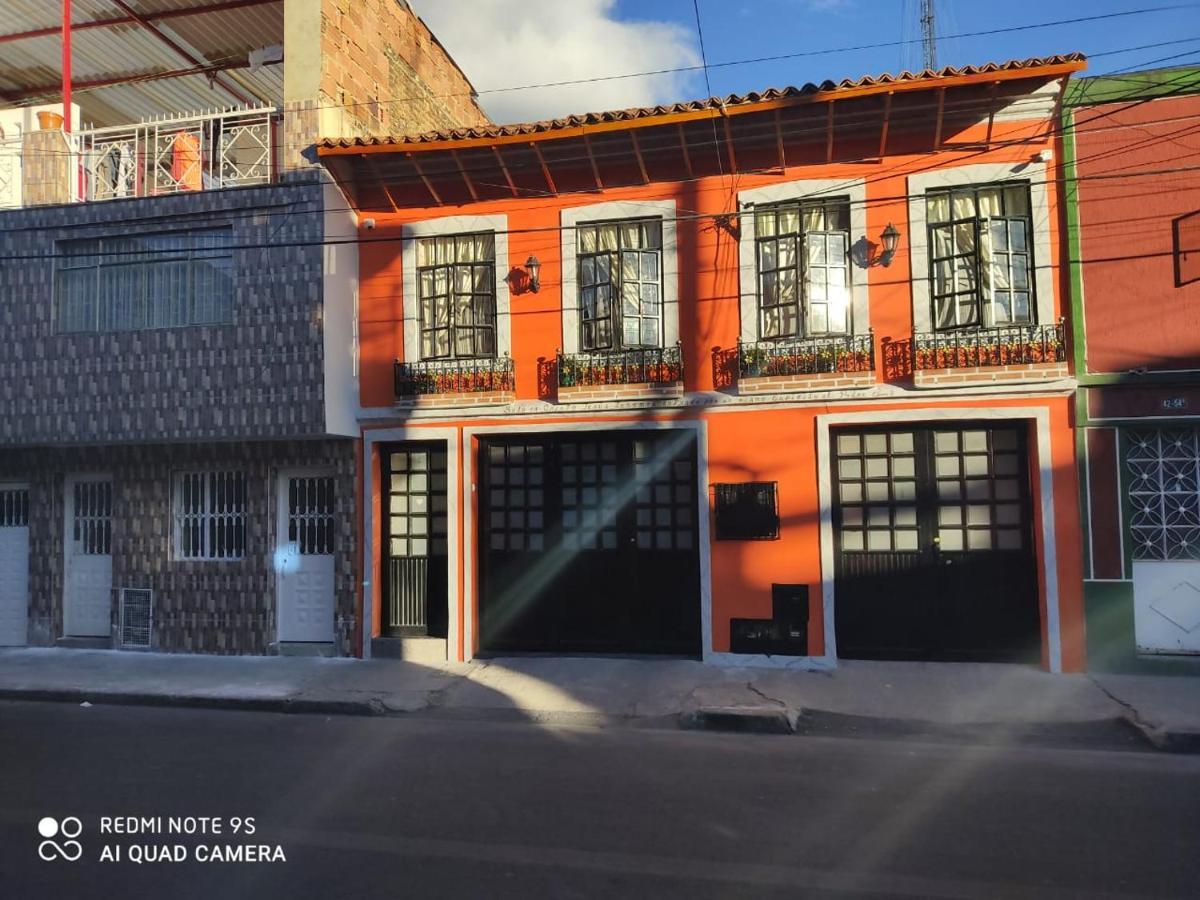 Hogar Colonial Aparthotel Bogota Bagian luar foto